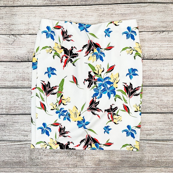 ELOQUII Neoprene Pencil Skirt - Picture 1 of 3